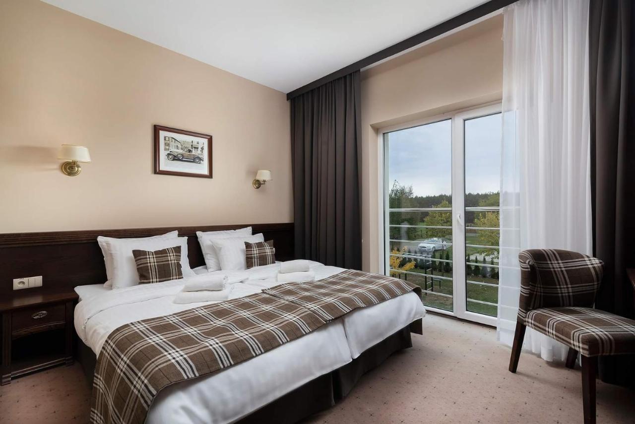 The Amber Business & Spa Hotel Olesnica  Bagian luar foto