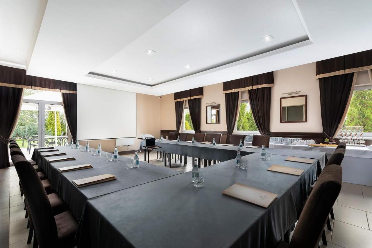 The Amber Business & Spa Hotel Olesnica  Bagian luar foto